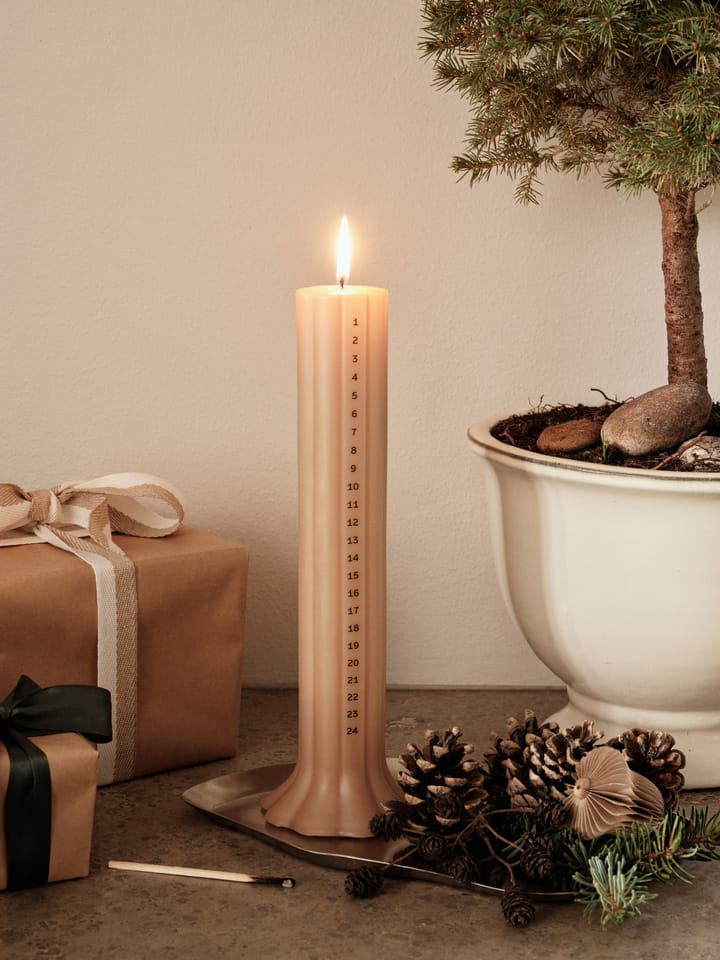 Vela de Adviento Heli, Walnut Broste Copenhagen