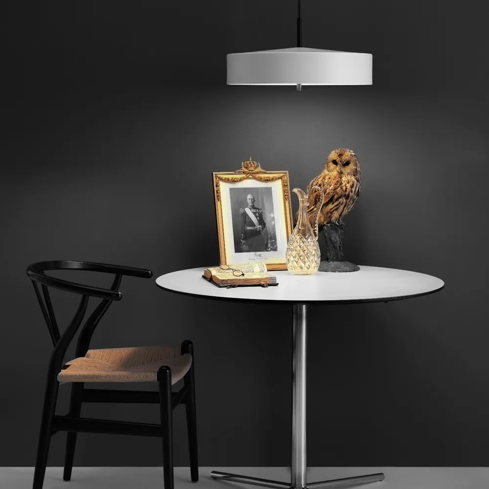 Lámpara colgante Cymbal, Rojo mate, cable negro, ø46 cm Bsweden