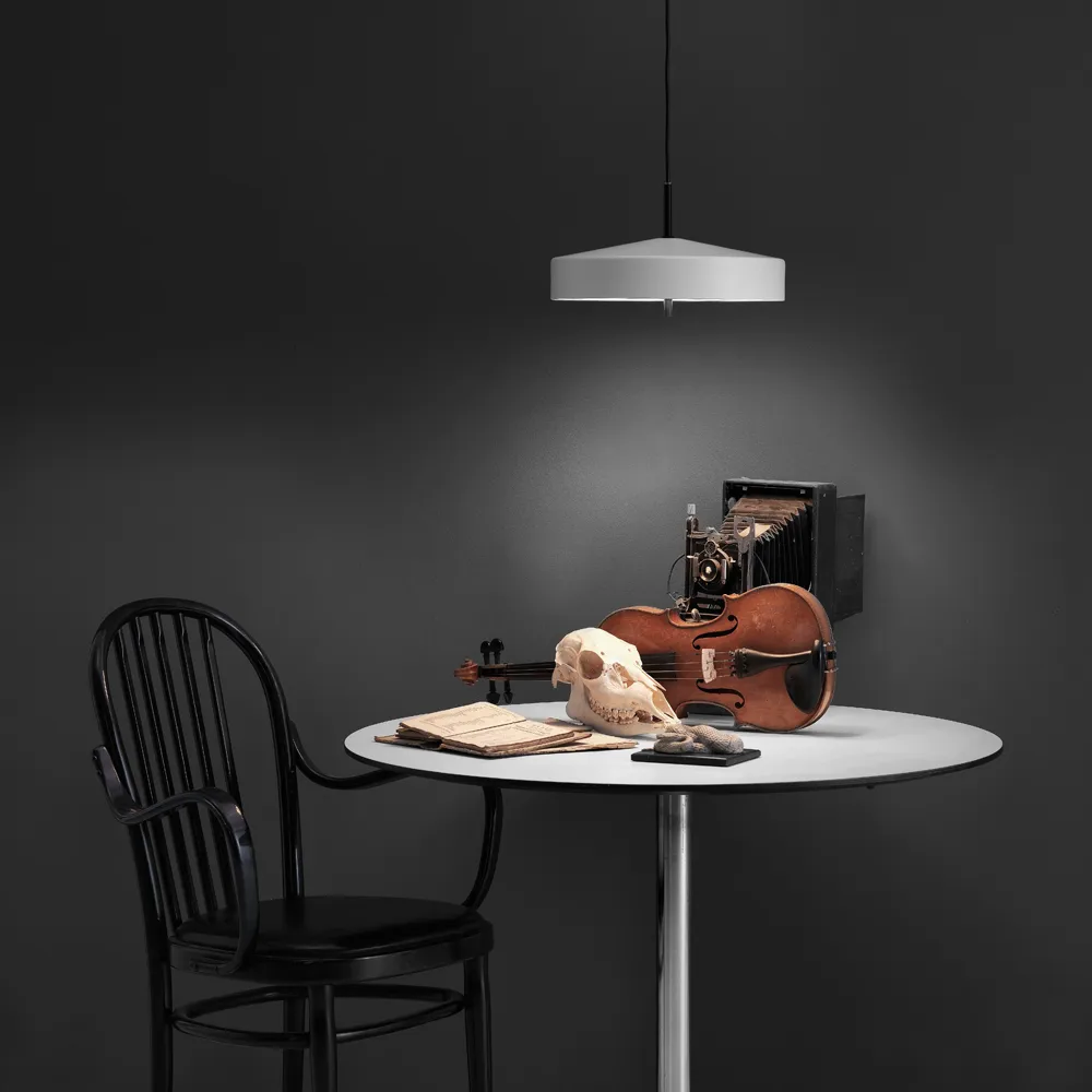 Lámpara colgante Cymbal, Rojo mate, cable negro, ø46 cm Bsweden