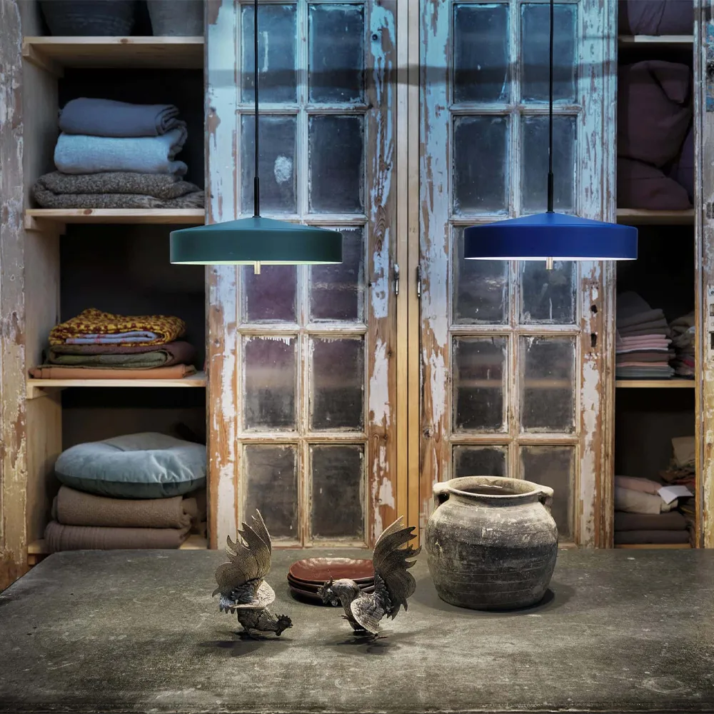 Lámpara colgante Cymbal, Rojo mate, cable negro, ø46 cm Bsweden