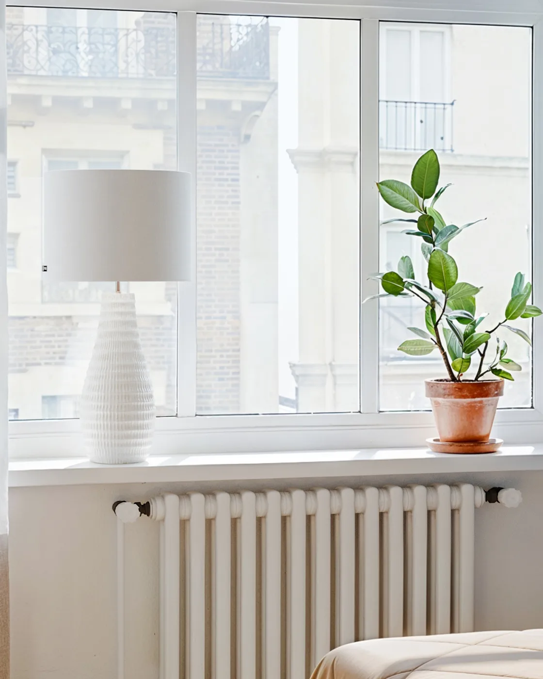 Lámpara de mesa Bartha 74 cm, Crema-beige By Rydéns