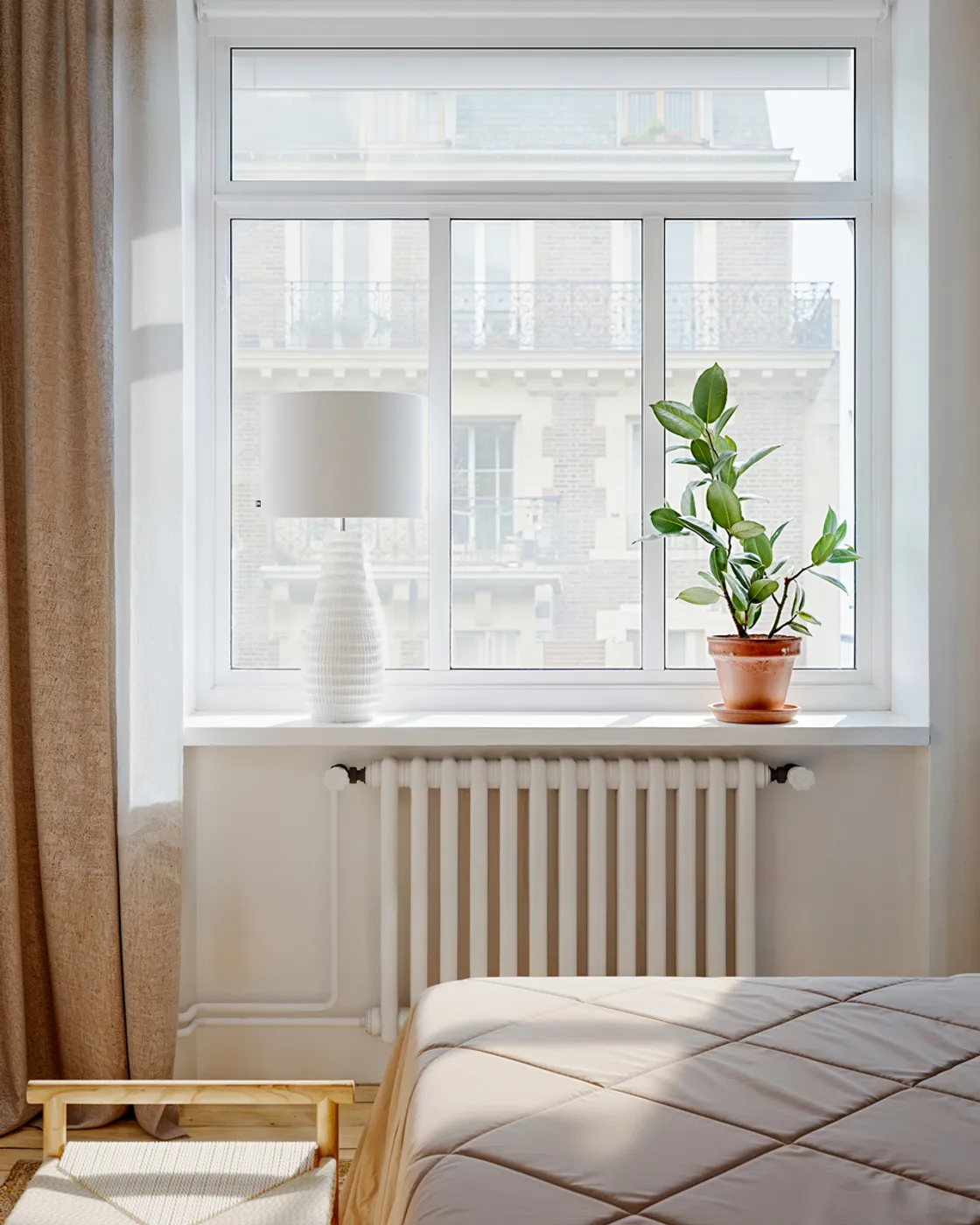 Lámpara de mesa Bartha 74 cm, Crema-beige By Rydéns