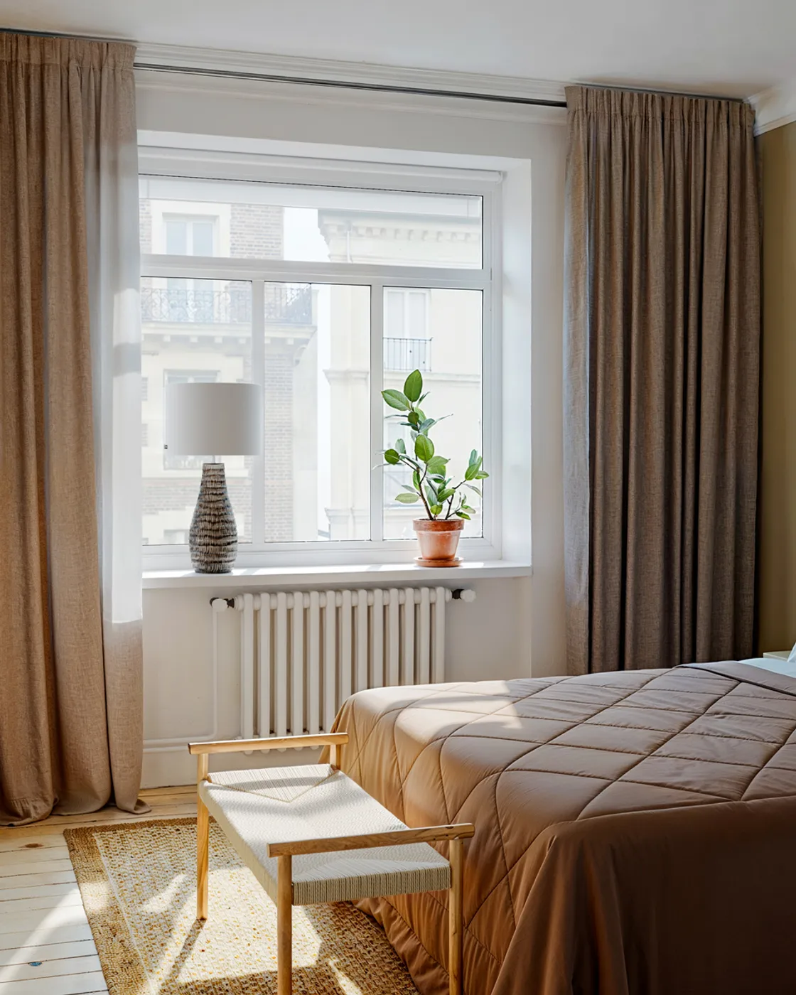 Lámpara de mesa Bartha 74 cm, Marrón-beige By Rydéns