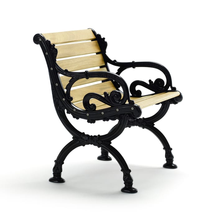 Sillón Byarum - Pino impregnado, soporte negro - Byarums bruk