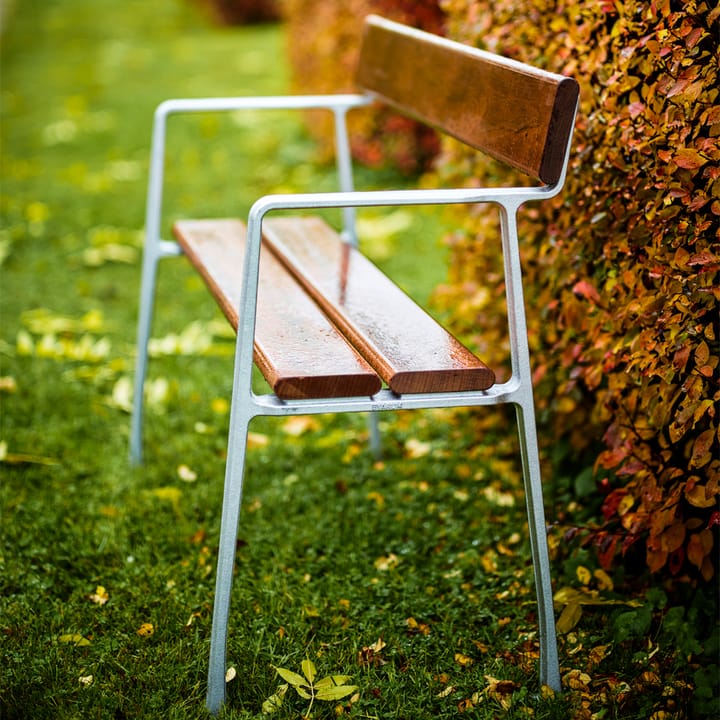 Sofá Piccolo, Caoba, soporte de aluminio en bruto Byarums bruk