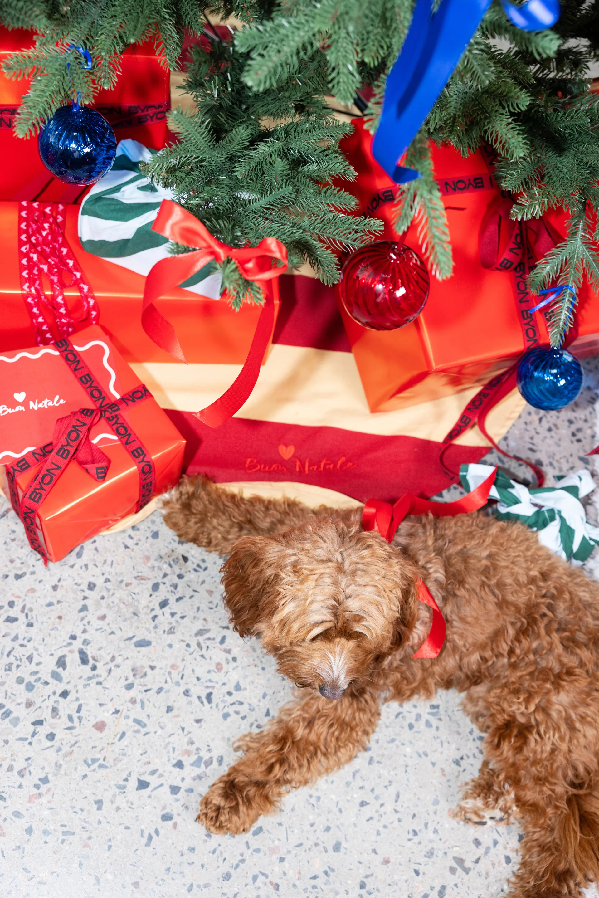 Alfombra para árbol de Navidad Love Ø100 cm, Rojo-arena Byon