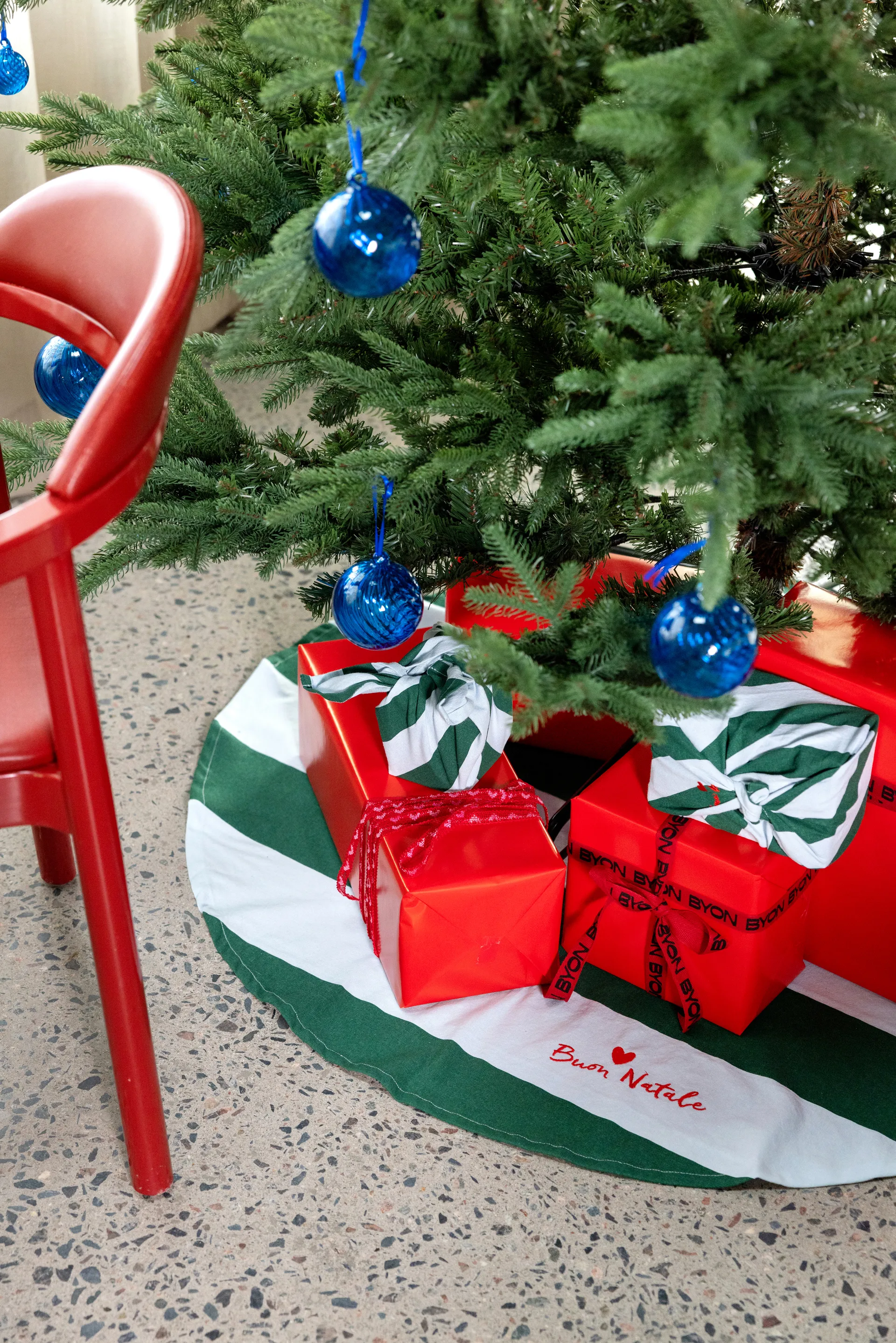 Alfombra para árbol de Navidad Love Ø100 cm, Verde-azul claro Byon