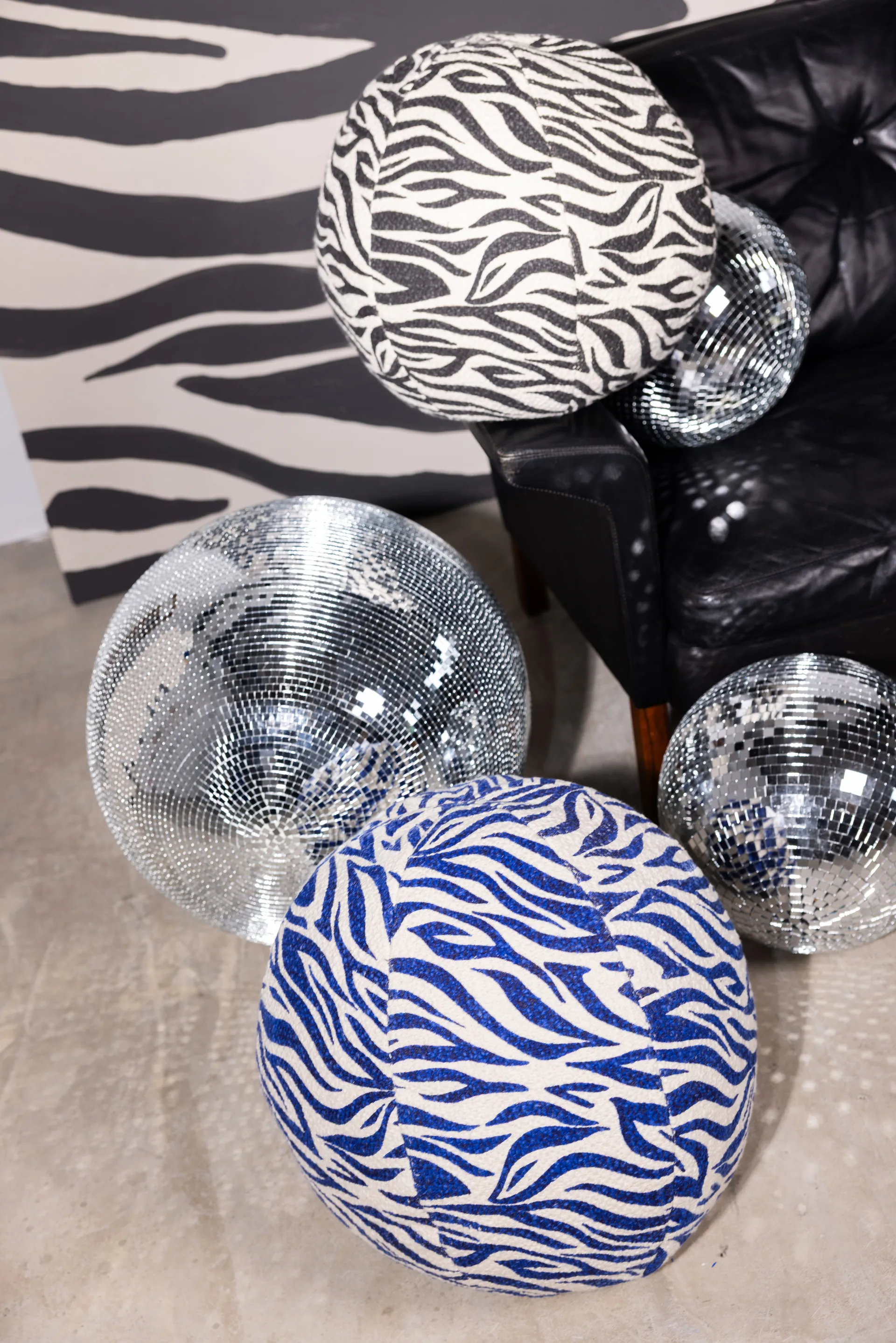 Cojín Anima Ø35 cm, Zebra-negro Byon