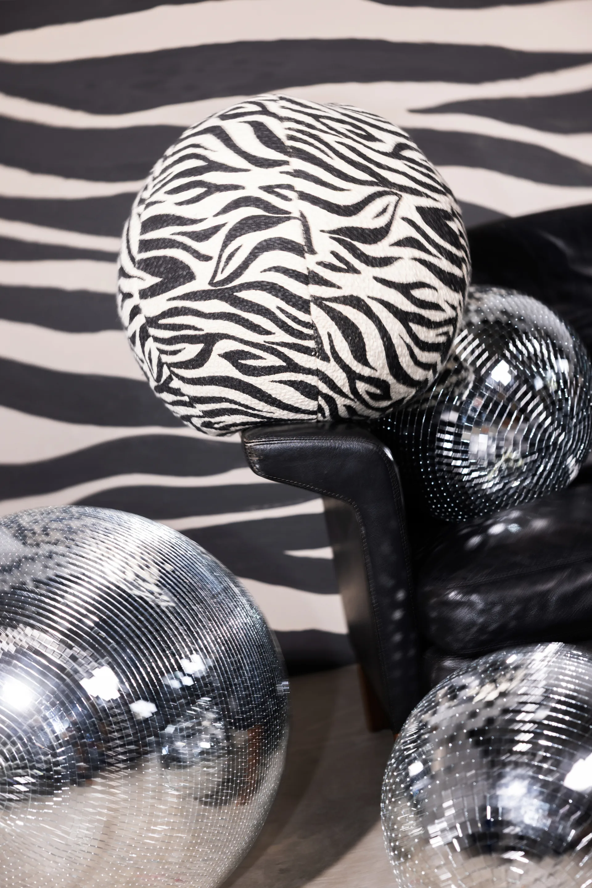 Cojín Anima Ø35 cm, Zebra-negro Byon