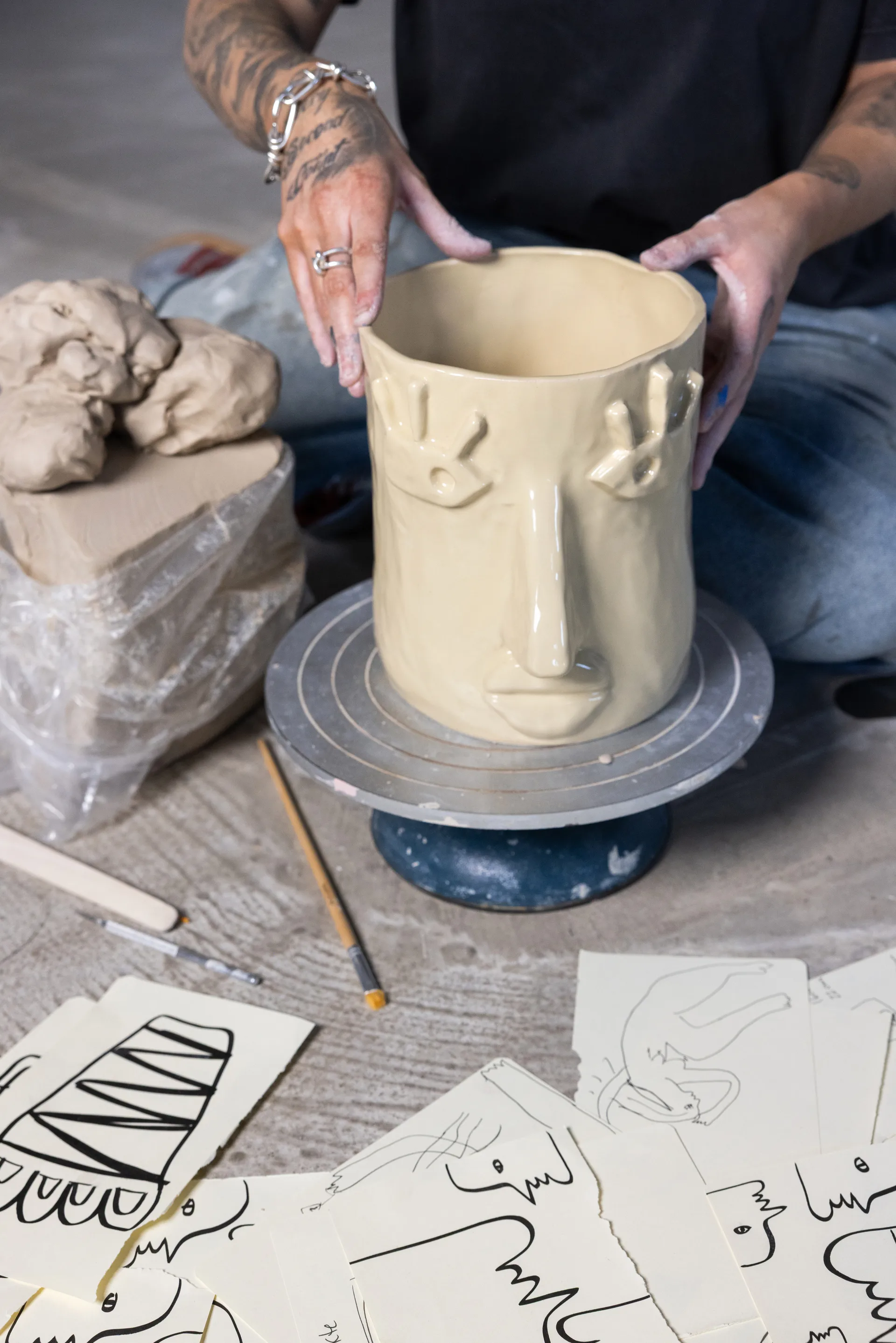 Maceta Facy L 24x19x22 cm, Beige Byon