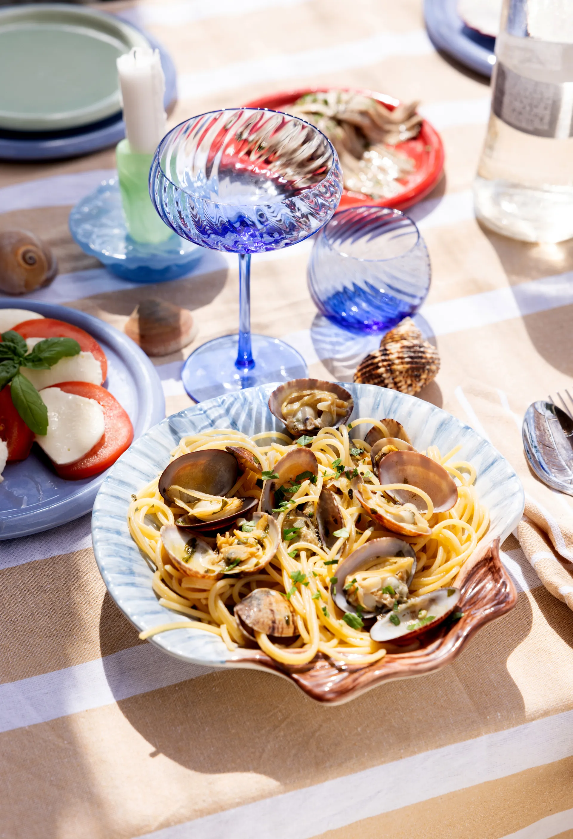 Plato Armona 23,5x23,5 cm, Azul claro Byon