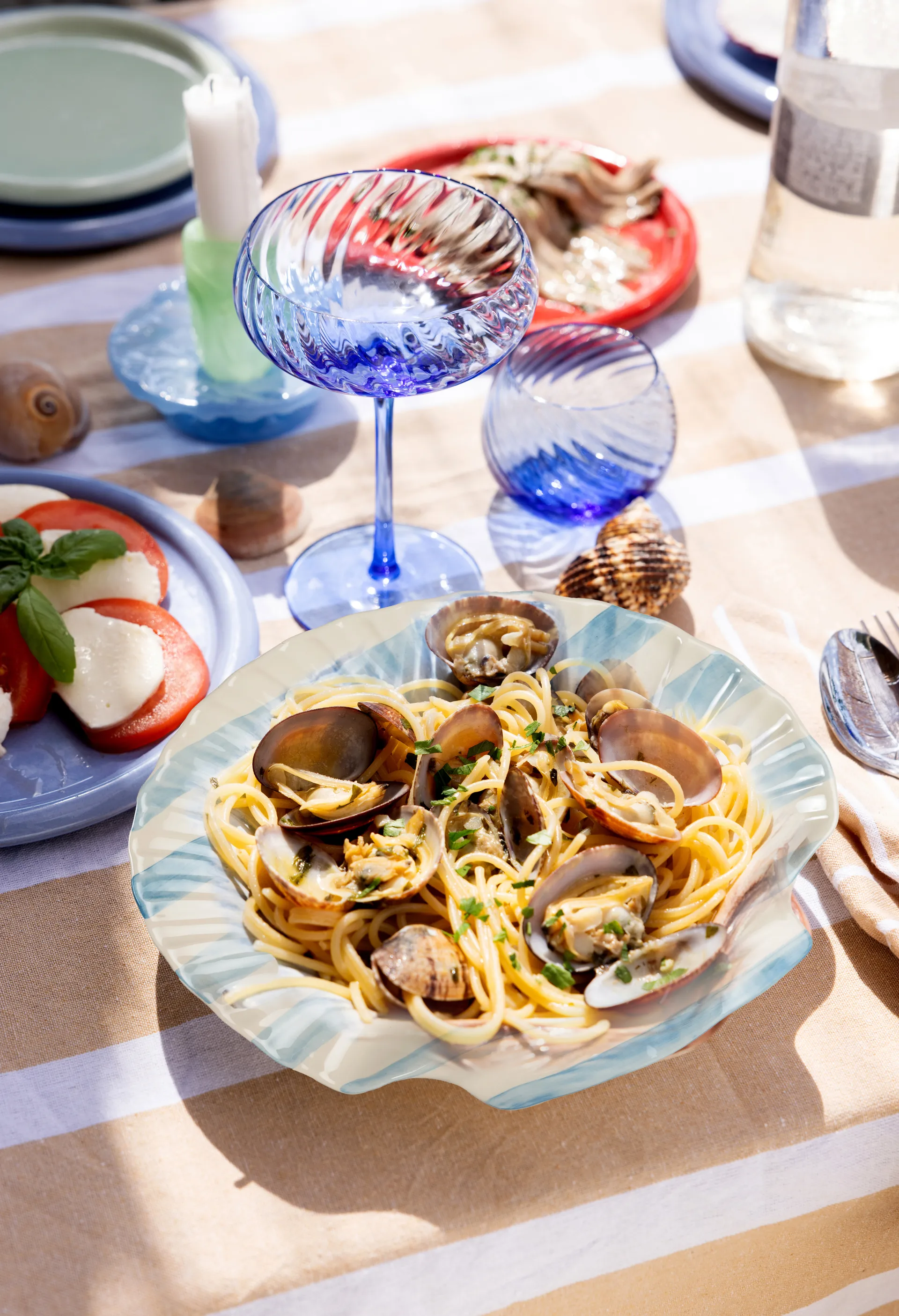 Plato Armona stripe 23,5x23,5 cm, Azul claro-blanco Byon