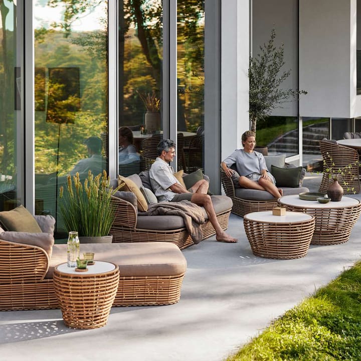 Mesa de centro Basket, Travertine, grande, base de mimbre natural Cane-line