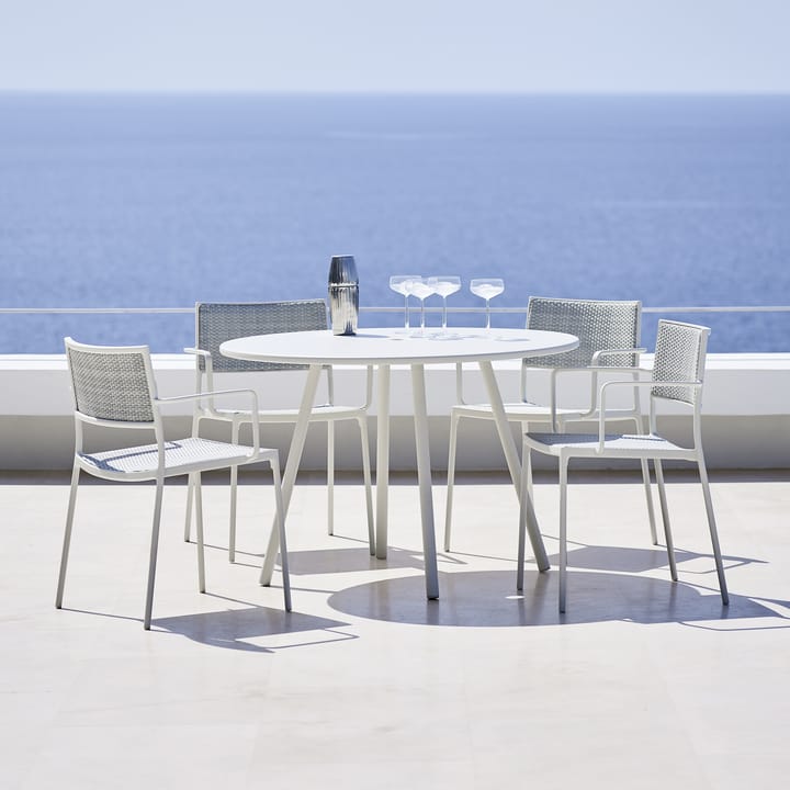Silla con reposabrazos Less, Light grey Cane-line