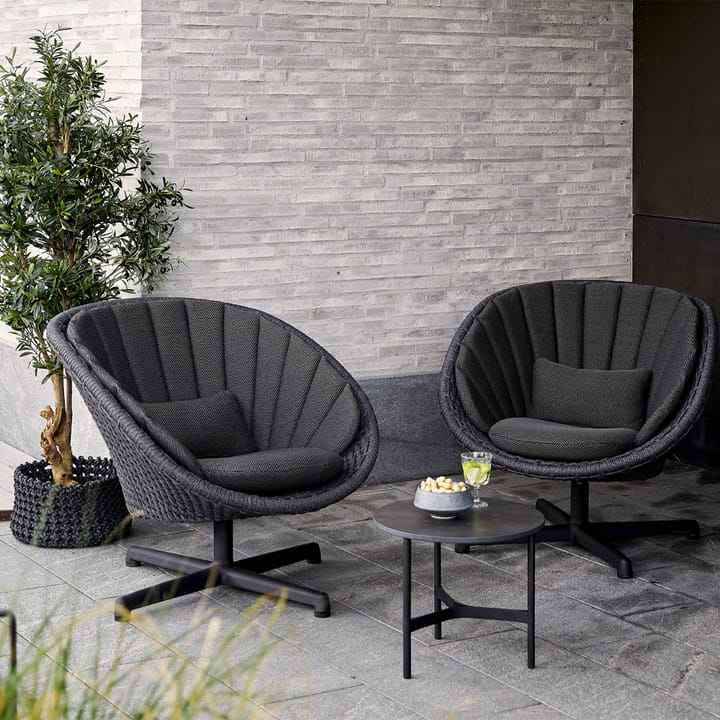Sillón giratorio Peacock, Dark grey, patas de aluminio Cane-line