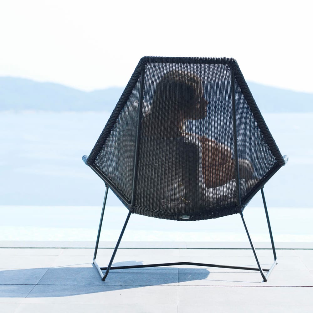 Sillón lounge de respaldo alto Breeze weave, Black Cane-line