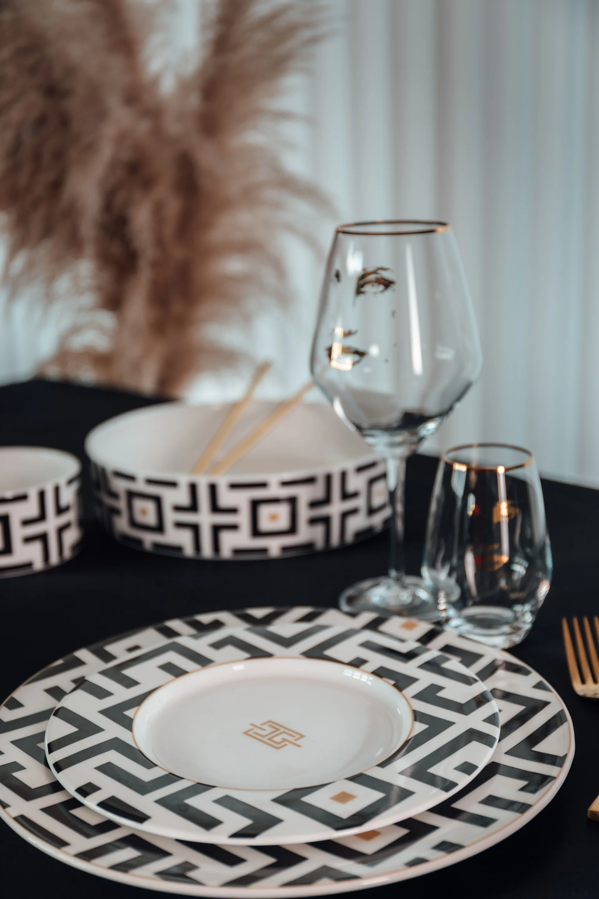 Plato DECO Ø29 cm, blanco-negro Carolina Gynning