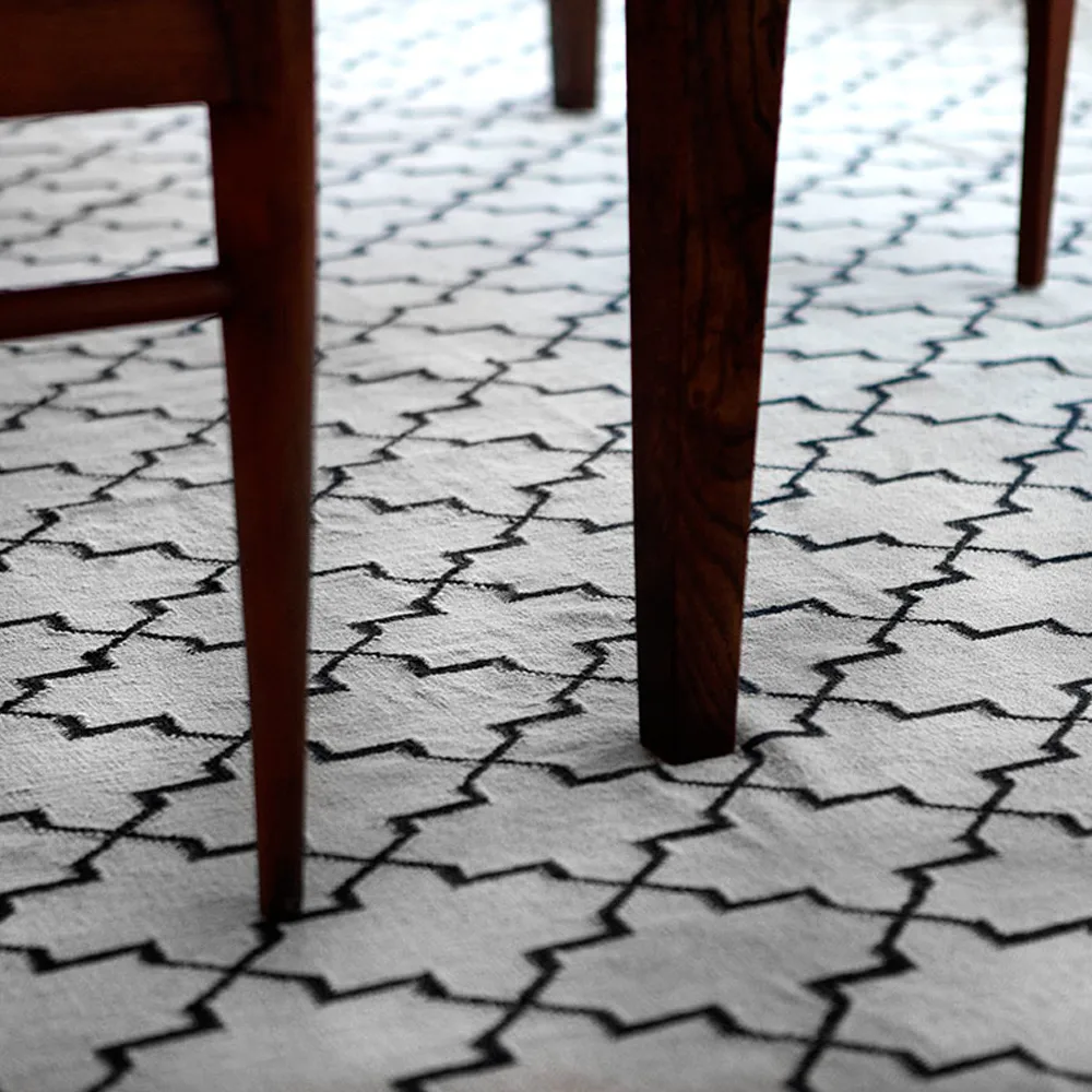 Alfombra New Geometric, Dark grey/off white-180x272 cm Chhatwal & Jonsson