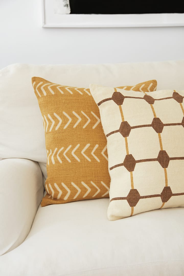 Funda de cojín Rakhi 50x50 cm, Taupe-spicy yellow Chhatwal & Jonsson