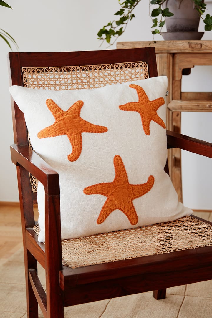 Funda de cojín Star Fish 50x50 cm, Off white-orange Chhatwal & Jonsson
