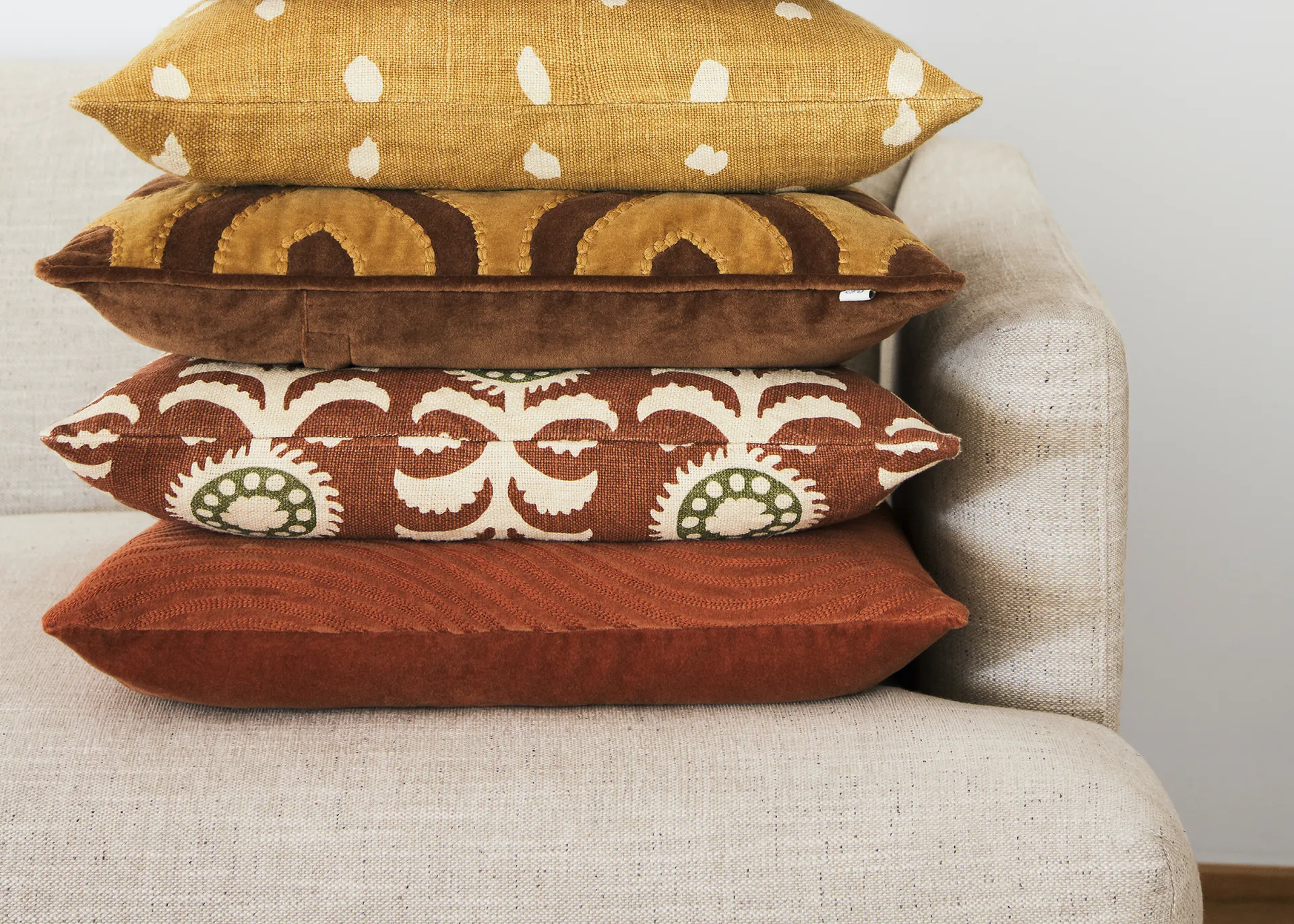 Funda de cojín Varanasi 50x50 cm, Cognac-masala yellow Chhatwal & Jonsson