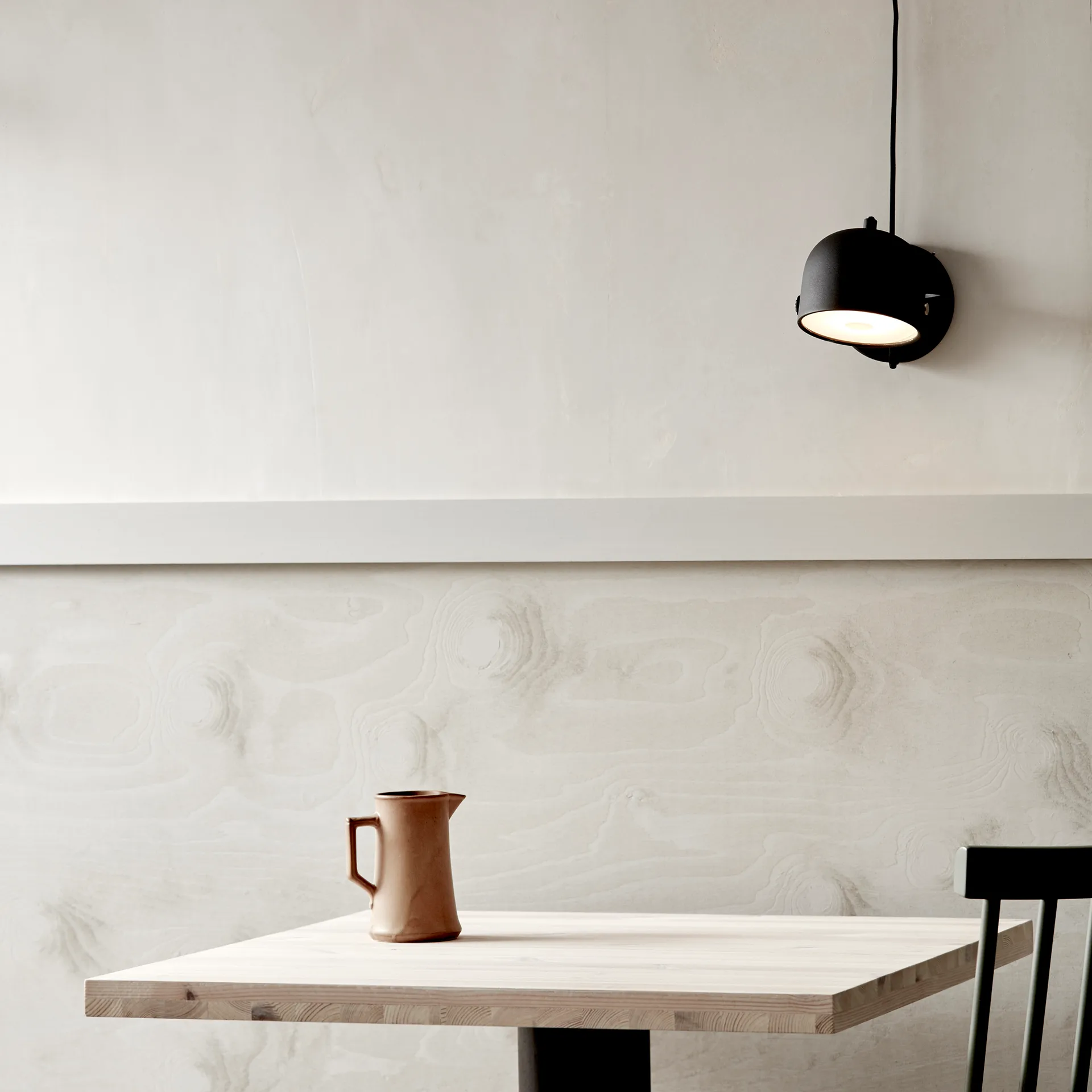 Lámpara de pared Svejk 13, negro-níquel CO Bankeryd