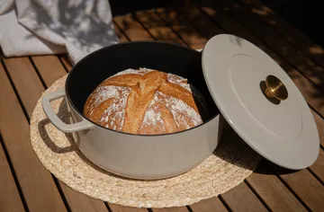 Olla de hierro fundido esmaltada Combekk Enameled Ø24 cm  - Pomo sand-gold - Combekk