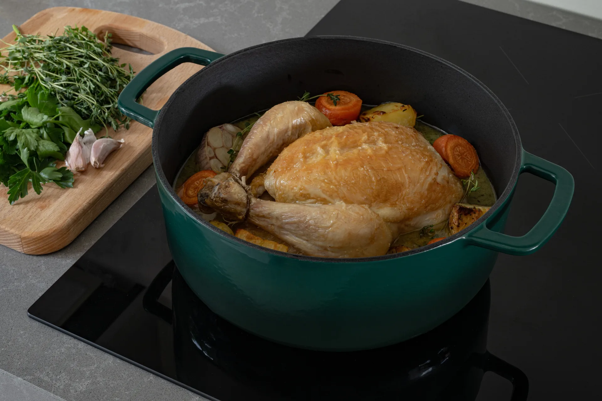 Olla de hierro fundido esmaltada Combekk Enameled Ø28 cm , Holly Green-pomo gold Combekk