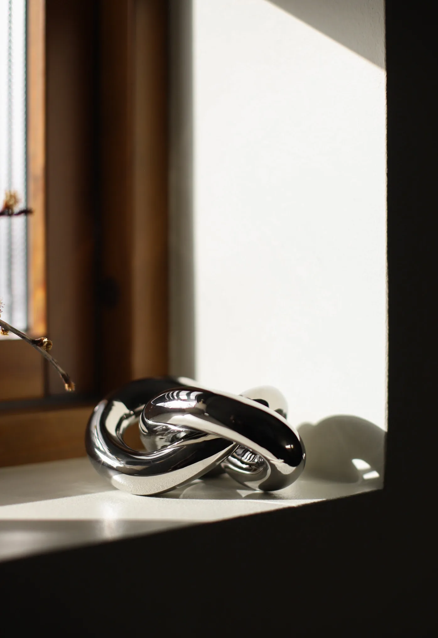 Adorno Knot Table large, Light Silver Cooee Design