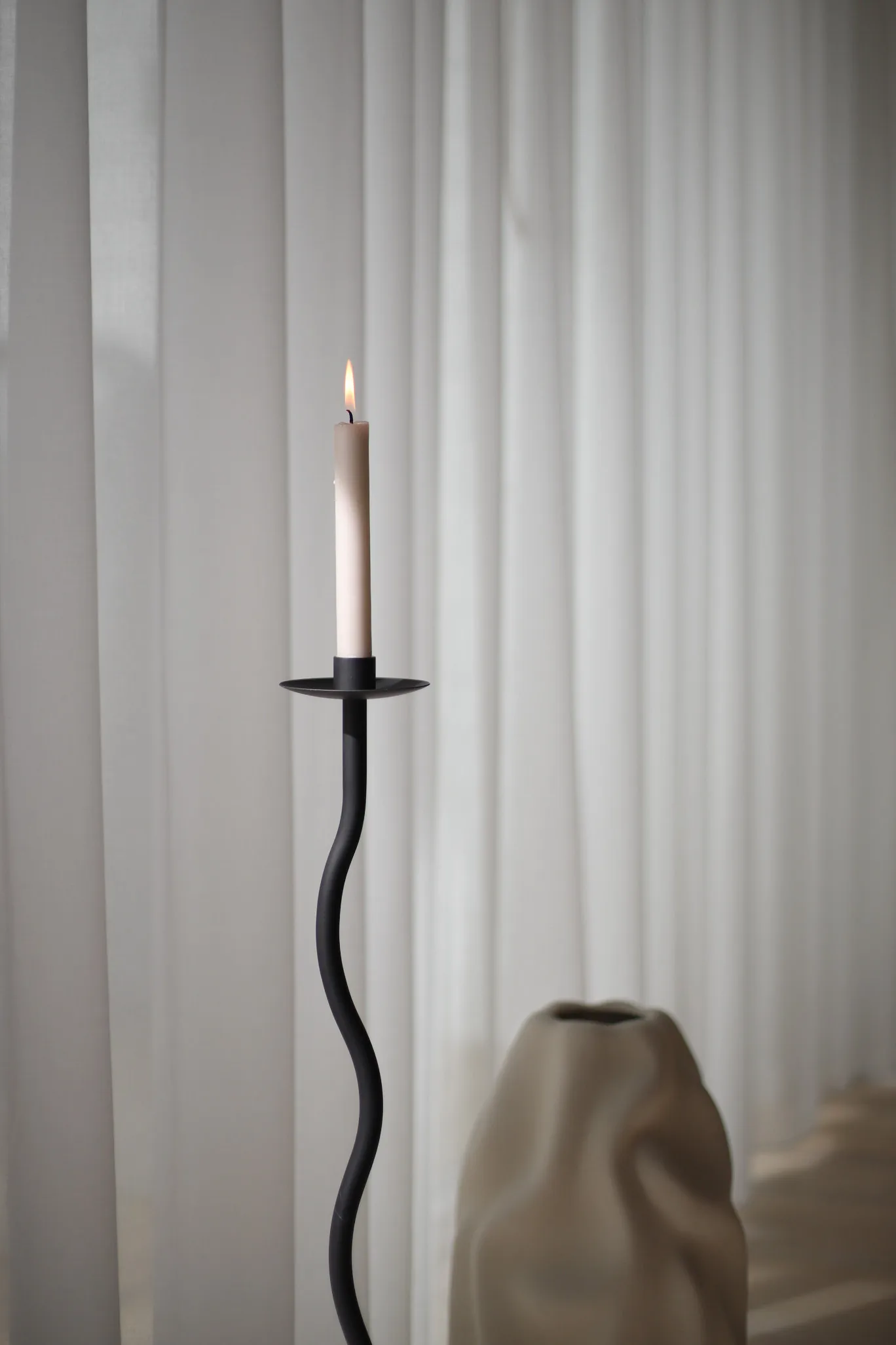 Candelabro Curved 75 cm, Black Cooee Design