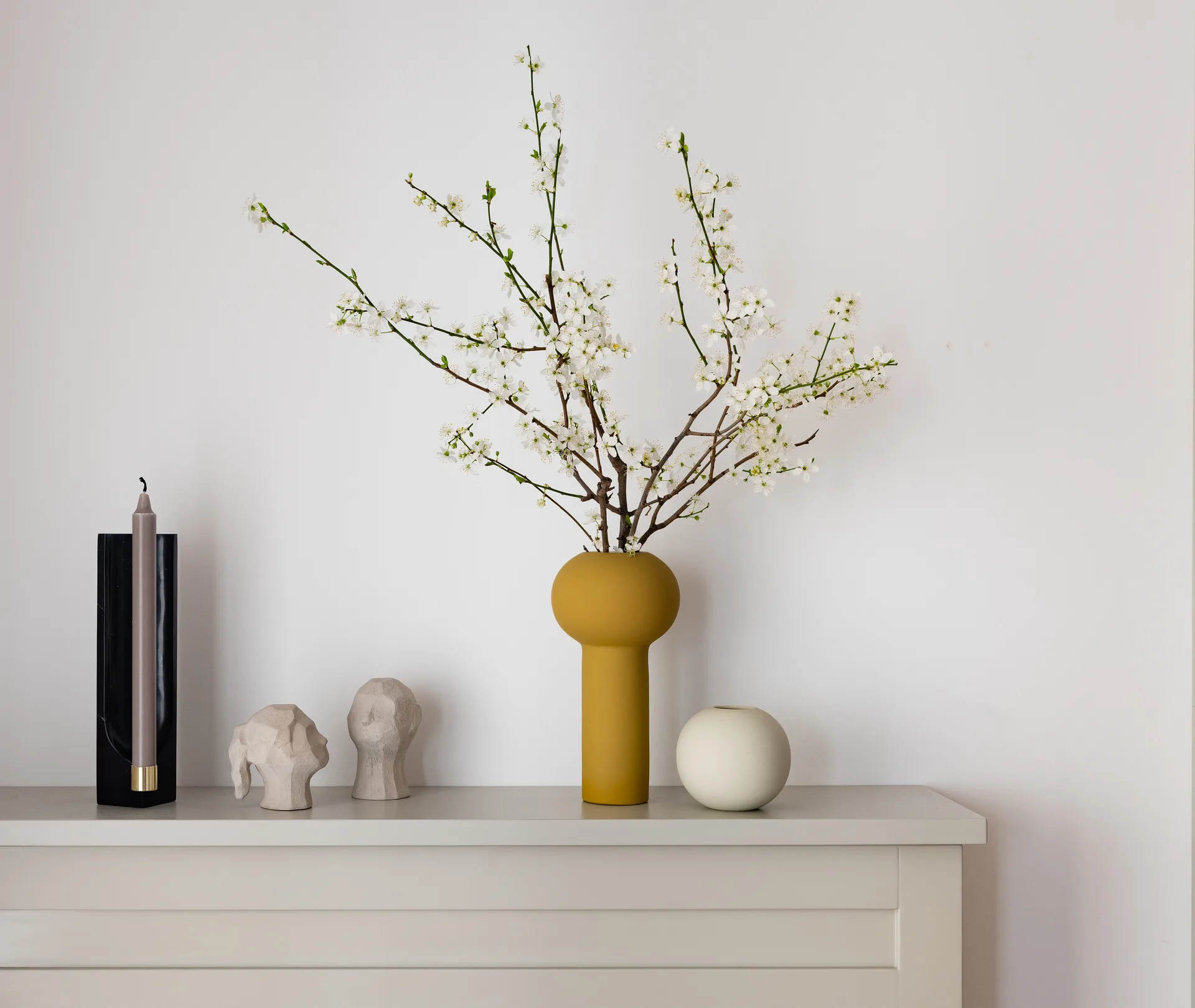 Escultura Benedict y Amal, Limestone Cooee Design