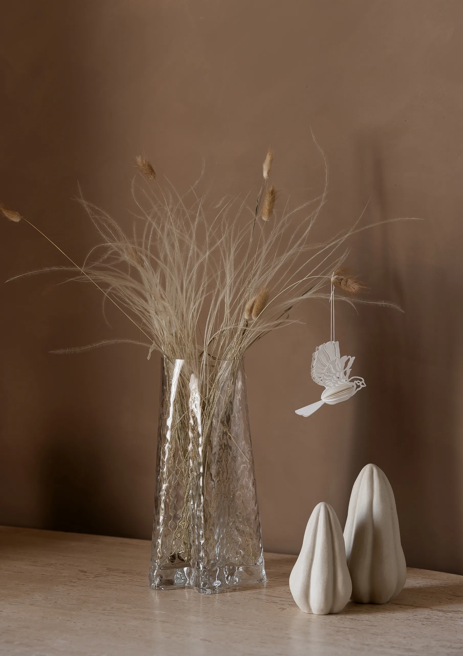 Escultura de Edén de 13 cm, Vainilla Cooee Design