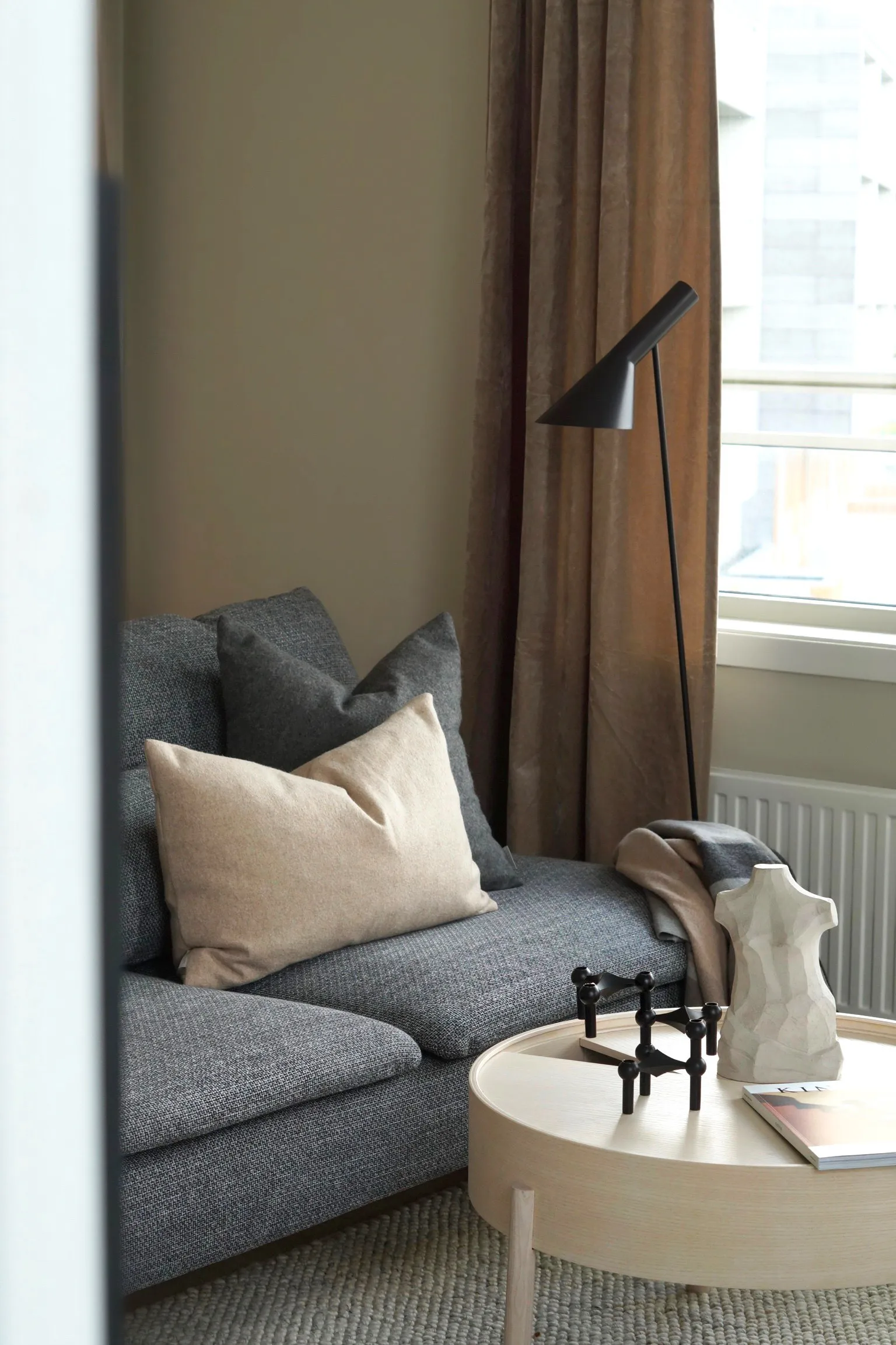 Escultura Eve II, Limestone Cooee Design