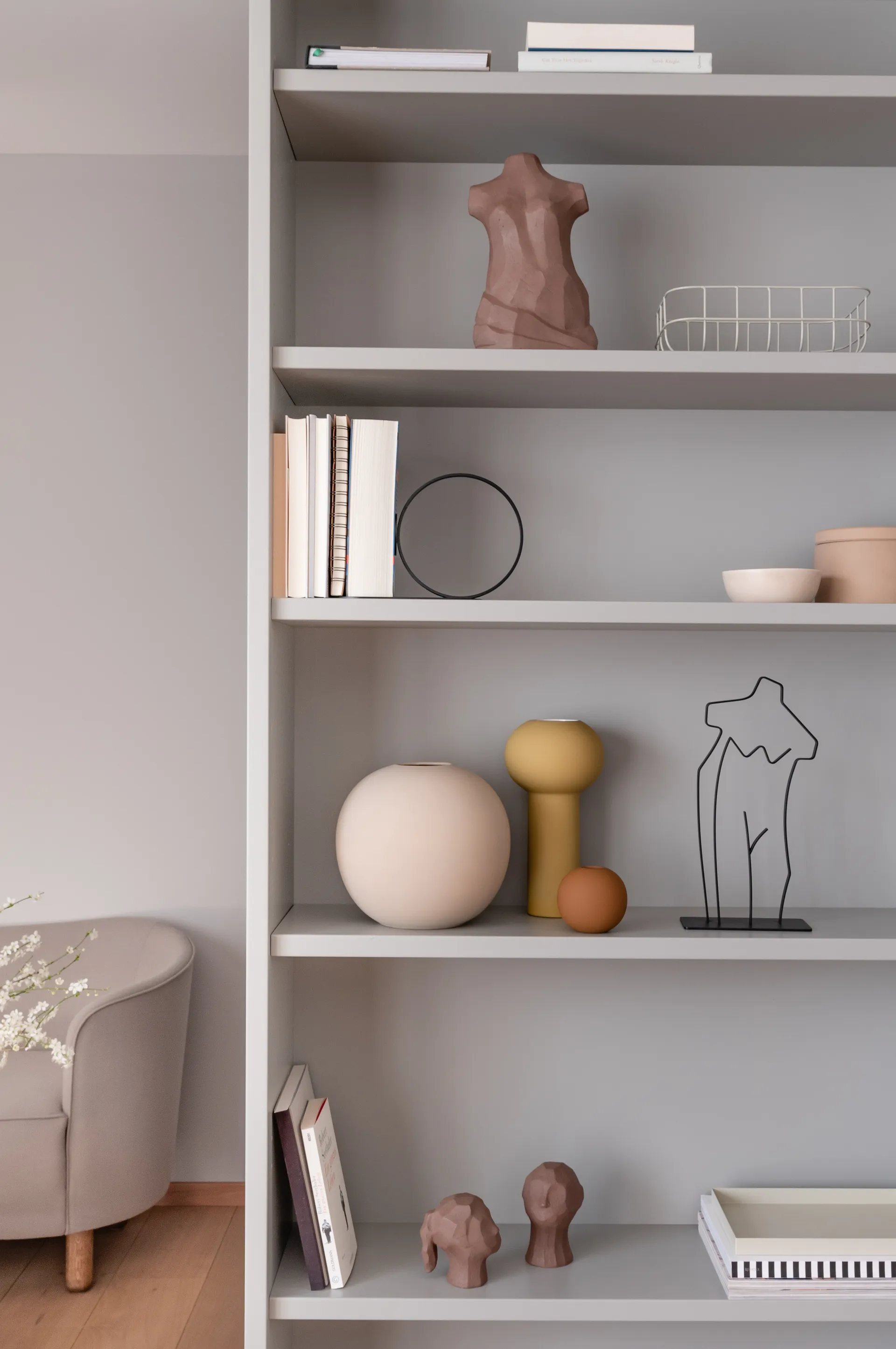 Escultura Ruth, negro Cooee Design