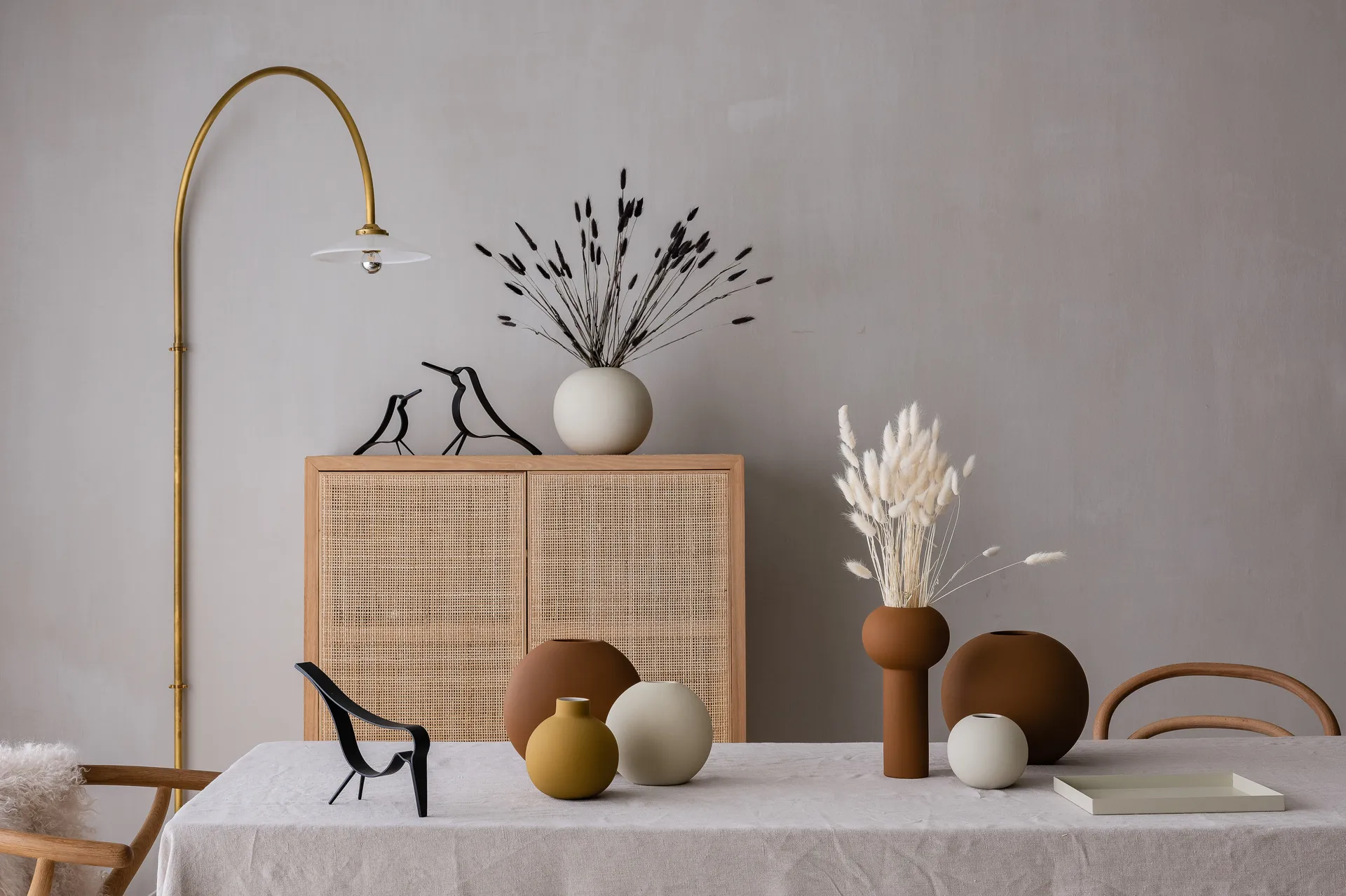 Figura Woody Bird mediana, roble teñido de negro Cooee Design