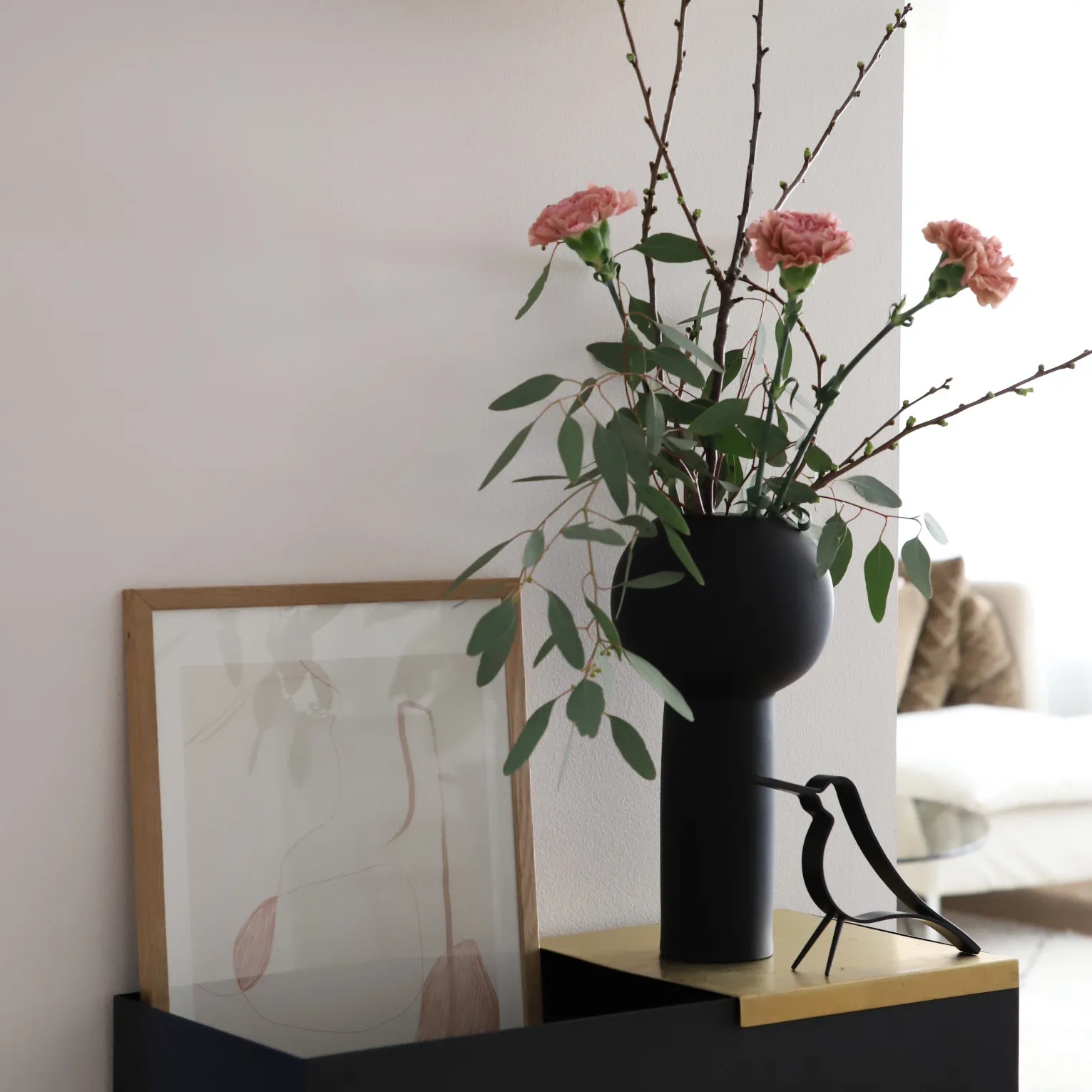 Figura Woody Bird pequeña, roble teñido de negro Cooee Design