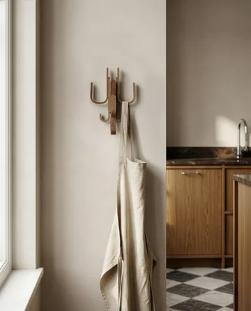 Gancho Woody Three - Roble teñido oscuro - Cooee Design