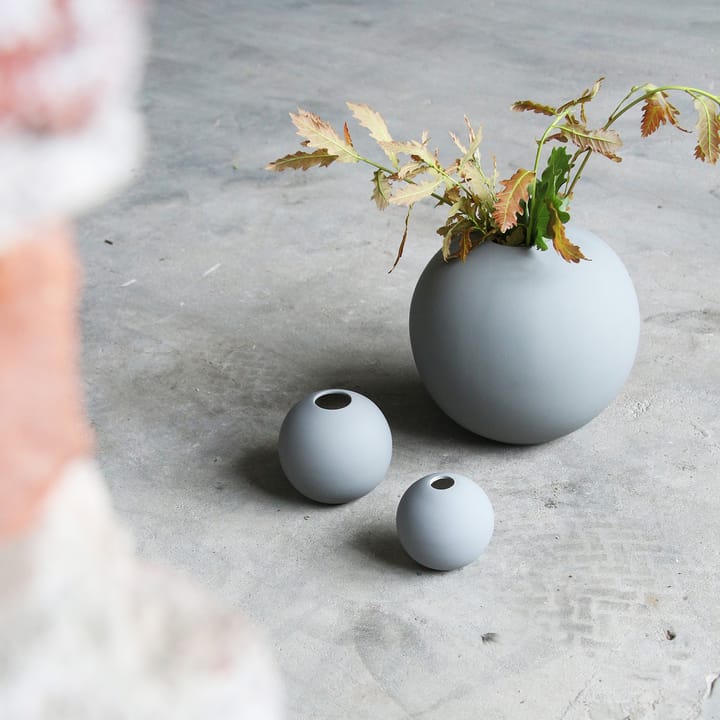 Jarrón Ball gris, 10 cm Cooee Design