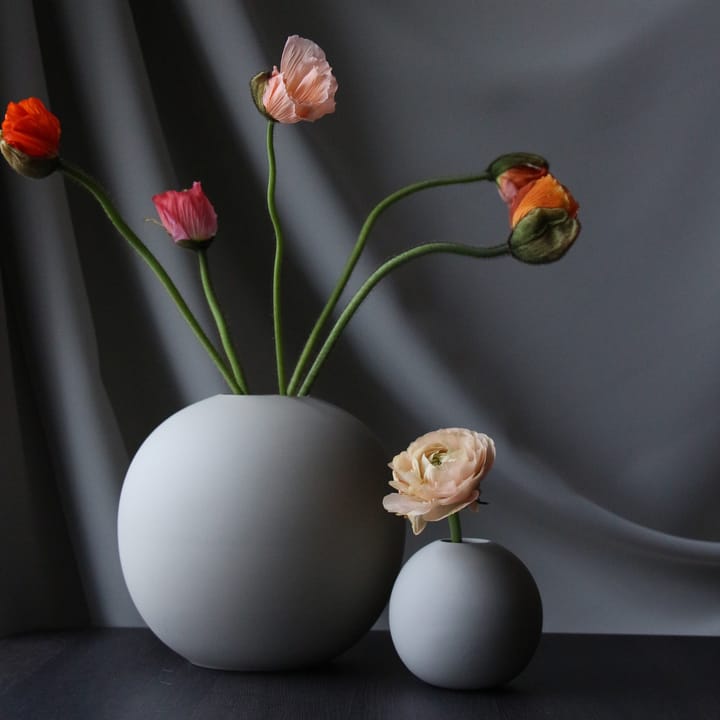 Jarrón Ball gris, 20 cm Cooee Design