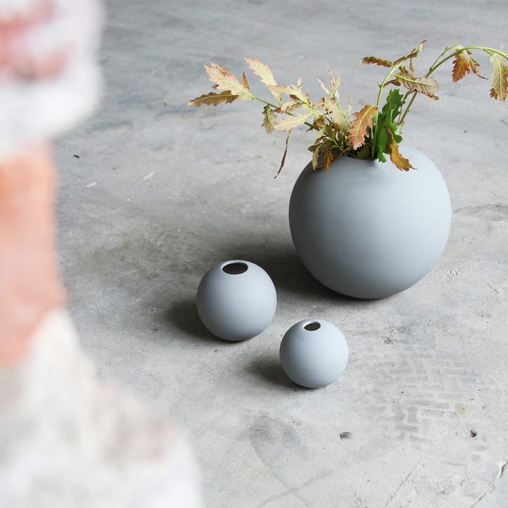 Jarrón Ball gris, 8 cm Cooee Design