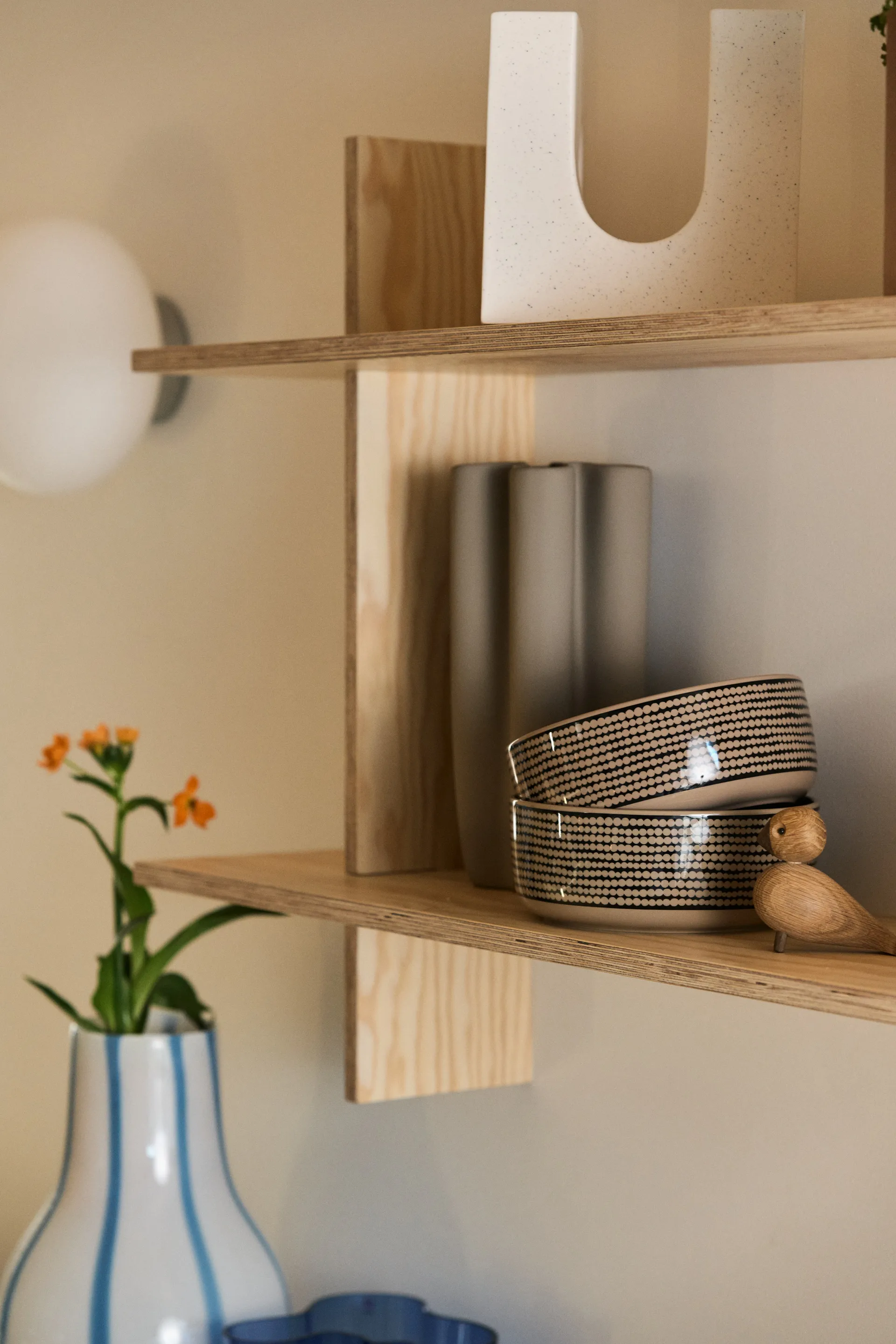 Jarrón Tulipa sand, 30 cm Cooee Design