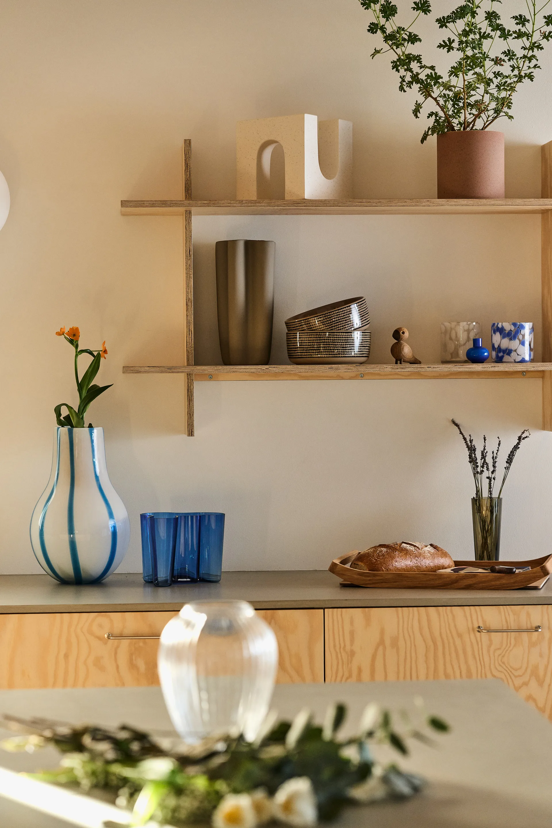 Jarrón Tulipa sand, 30 cm Cooee Design