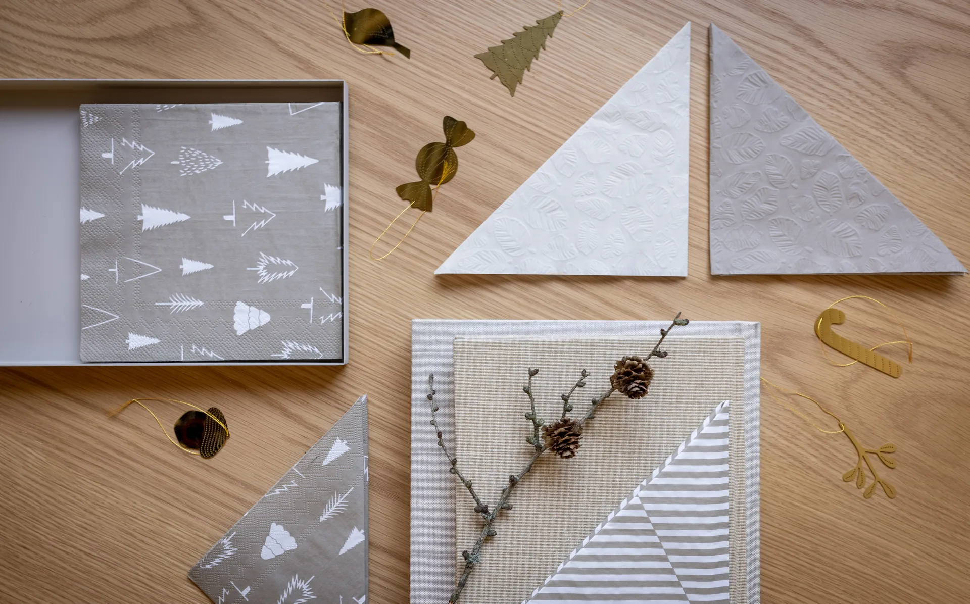 Set de 4 colgantes de navidad Cooee latón, Caramel Cooee Design