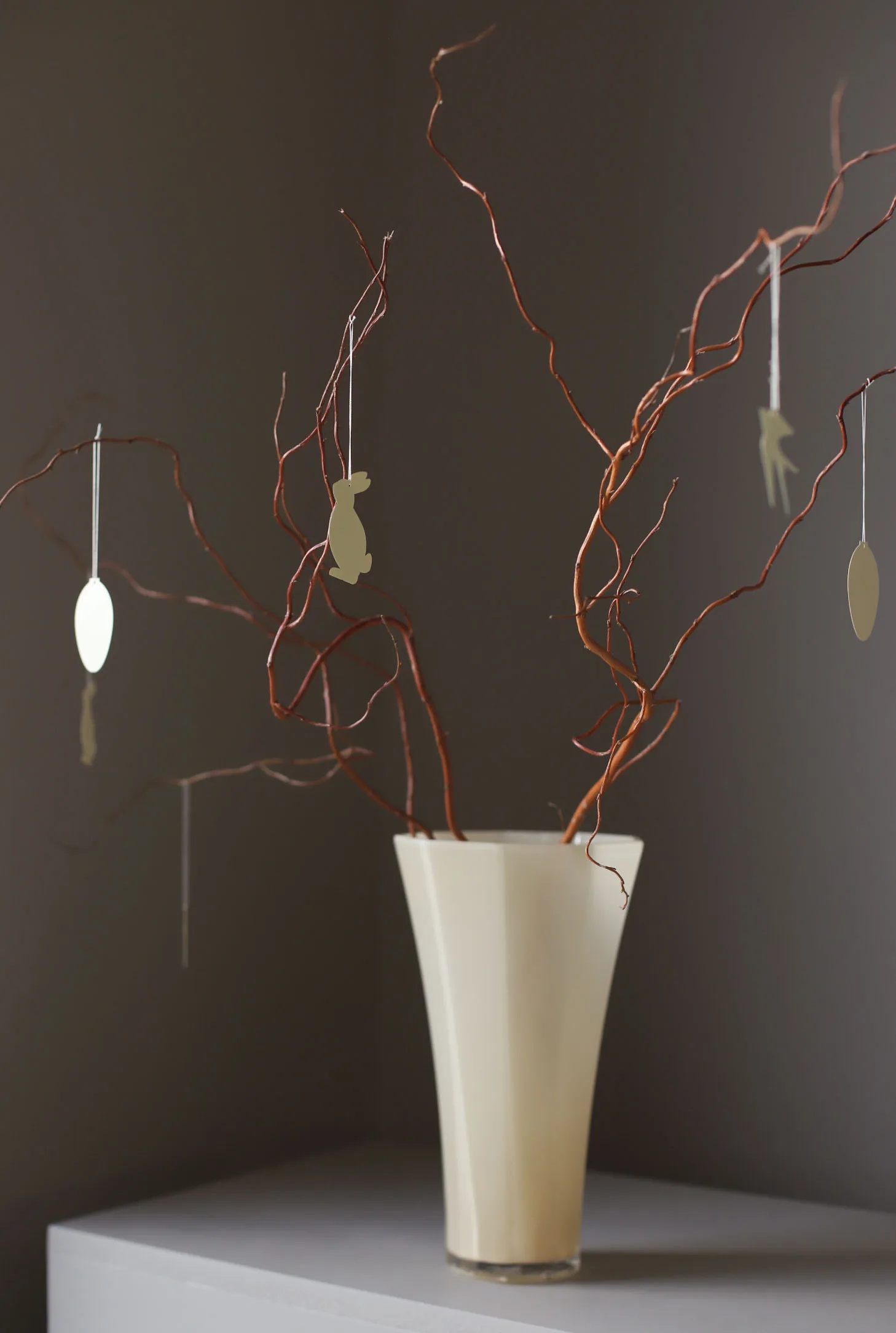 Set de 4 colgantes de pascua Easter Deco liebre, Light yellow Cooee Design