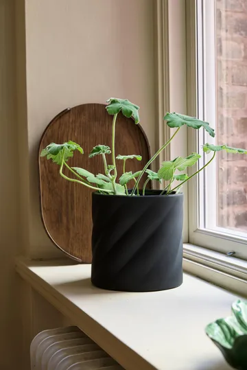 Twist maceta - Negro, mediano Ø19 cm - Cooee Design