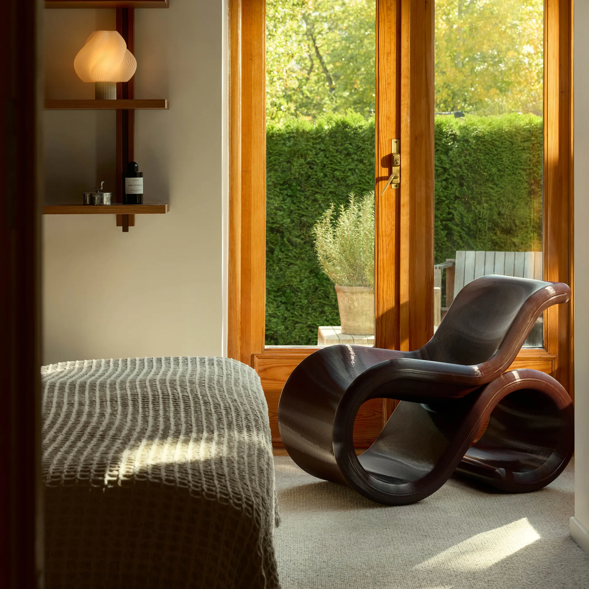 Chaise longue Éclair chair, Cherry Crème Atelier