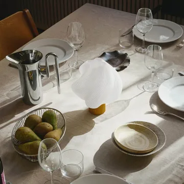 Lámpara de mesa portátil Soft Serve - Cloudberry, 23 cm - Crème Atelier