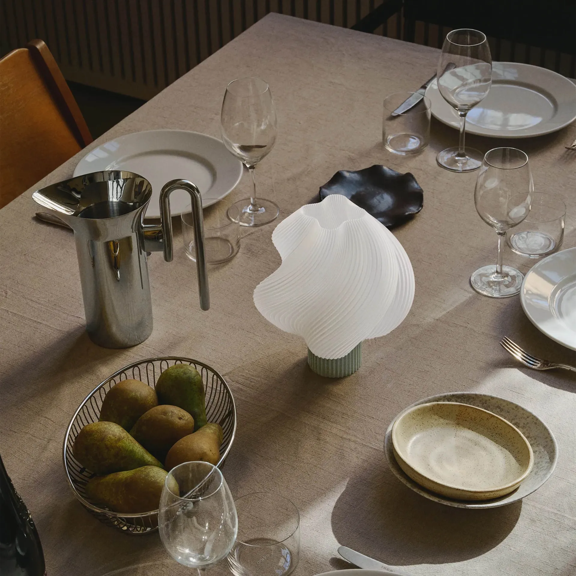 Lámpara de mesa portátil Soft Serve, Matcha, 23 cm Crème Atelier