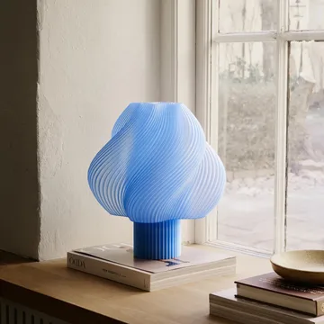 Lámpara de mesa Soft Serve - Blueberry sorbet, Grande, 34 cm - Crème Atelier