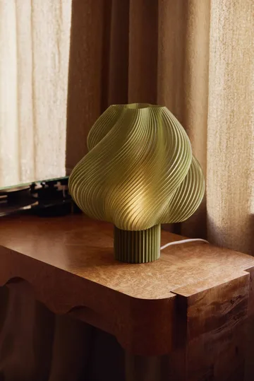 Lámpara de mesa Soft Serve - Olive, Grande, 34 cm - Crème Atelier